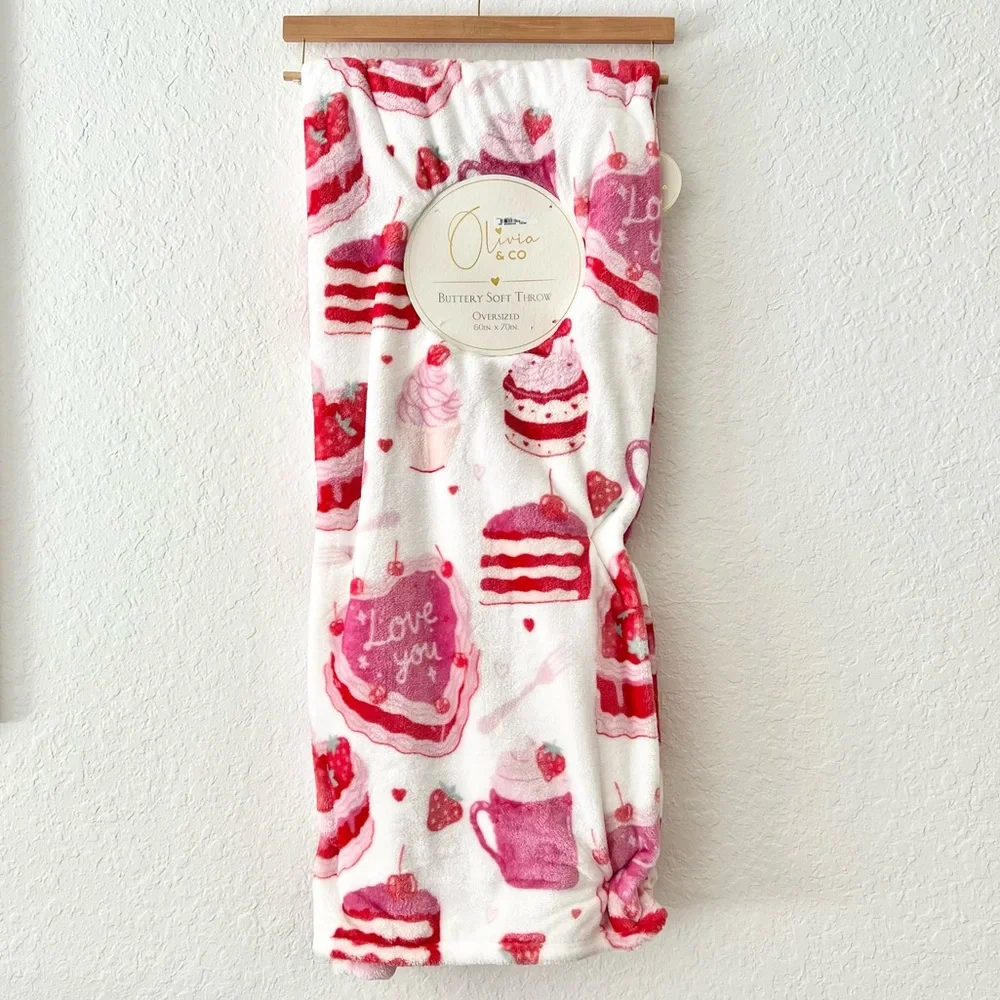 NWT RARE Olivia & Co. Valentine Dessert Heart Cake Cupcake Treats Throw  Blanket